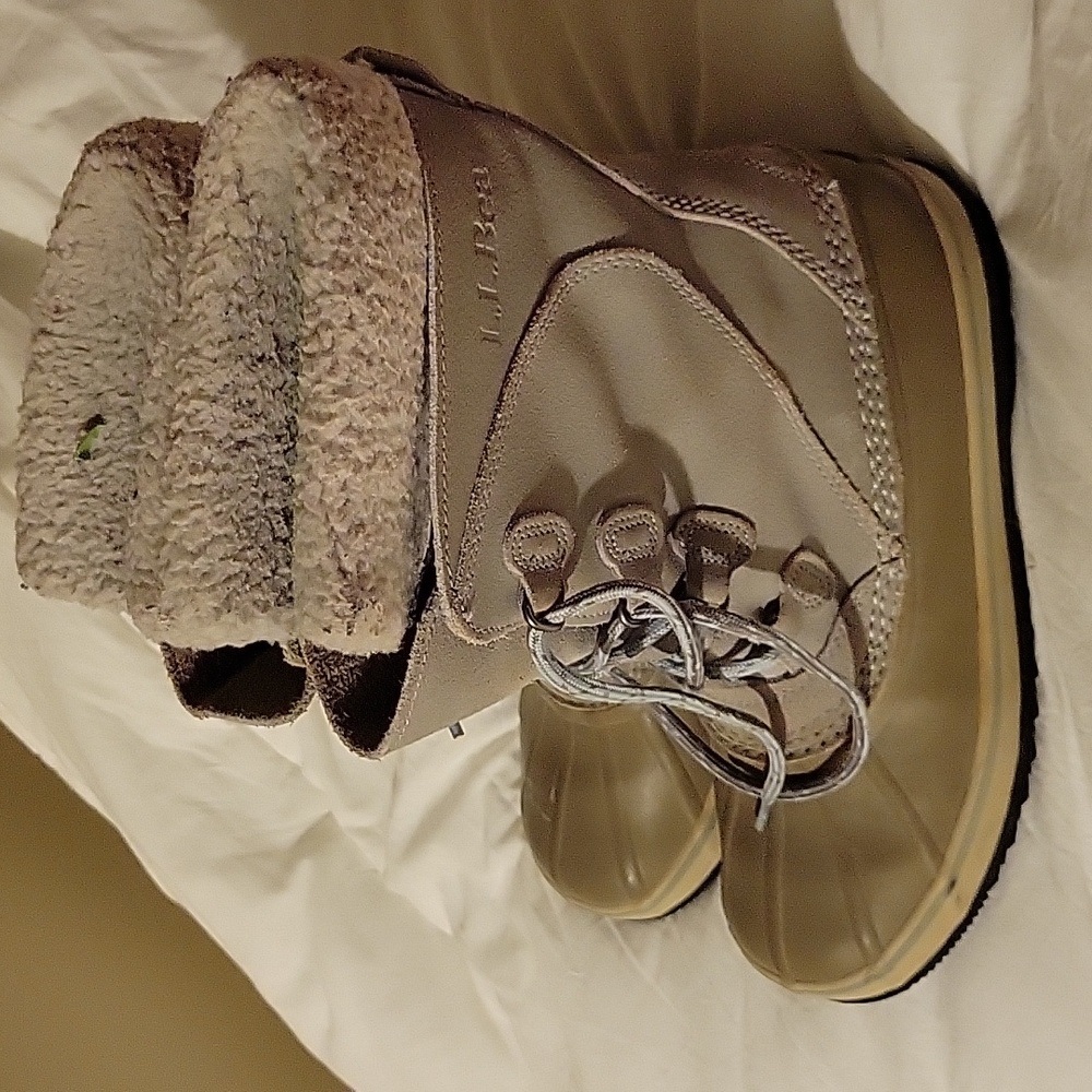L.L. BEAN Women’s Winter/Snow Boots. Gray. Size 8.